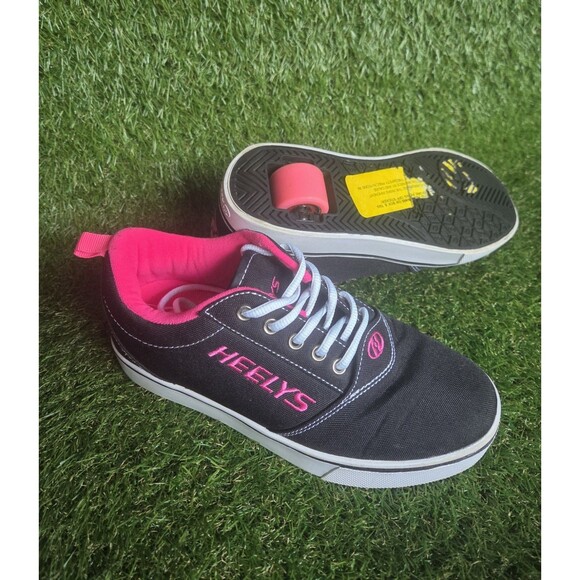 Heelys Shoes - Heelys Women’s 5 Youth 4 Black Pink Low Top Wheeled Lace-Up Sneakers US